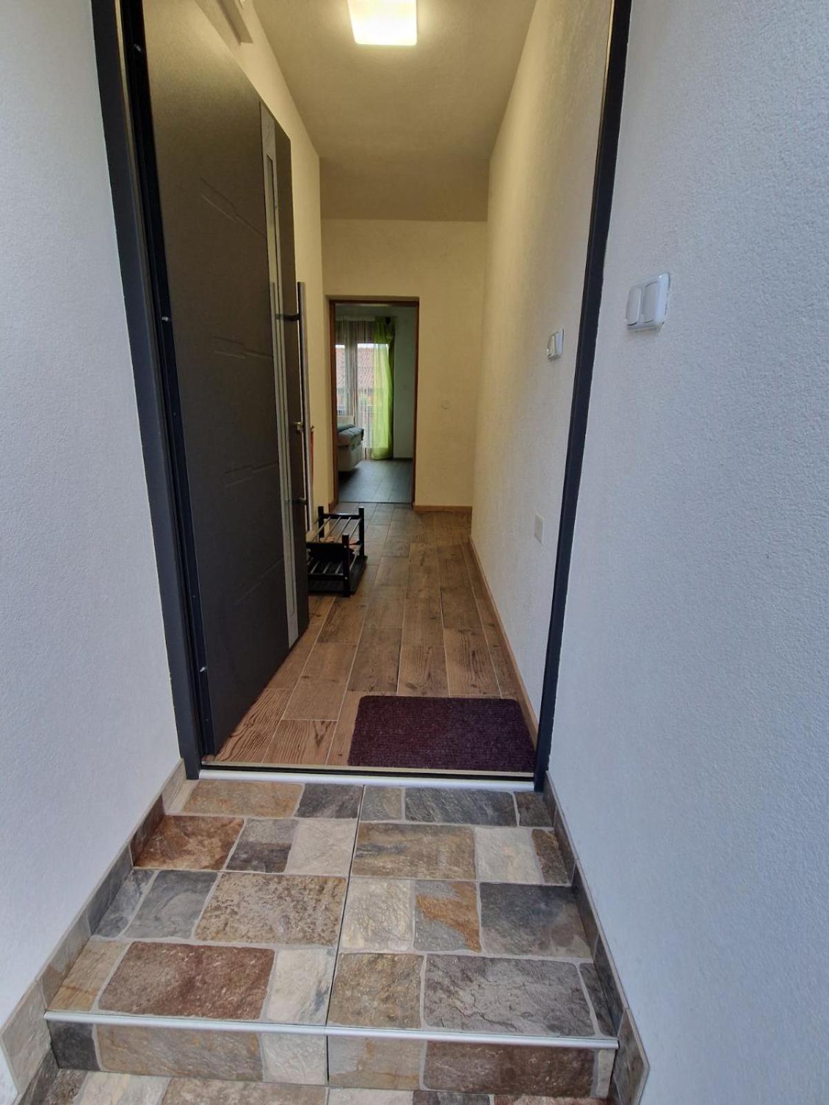 Apartma-Sobe Lejla Vipava Exterior photo
