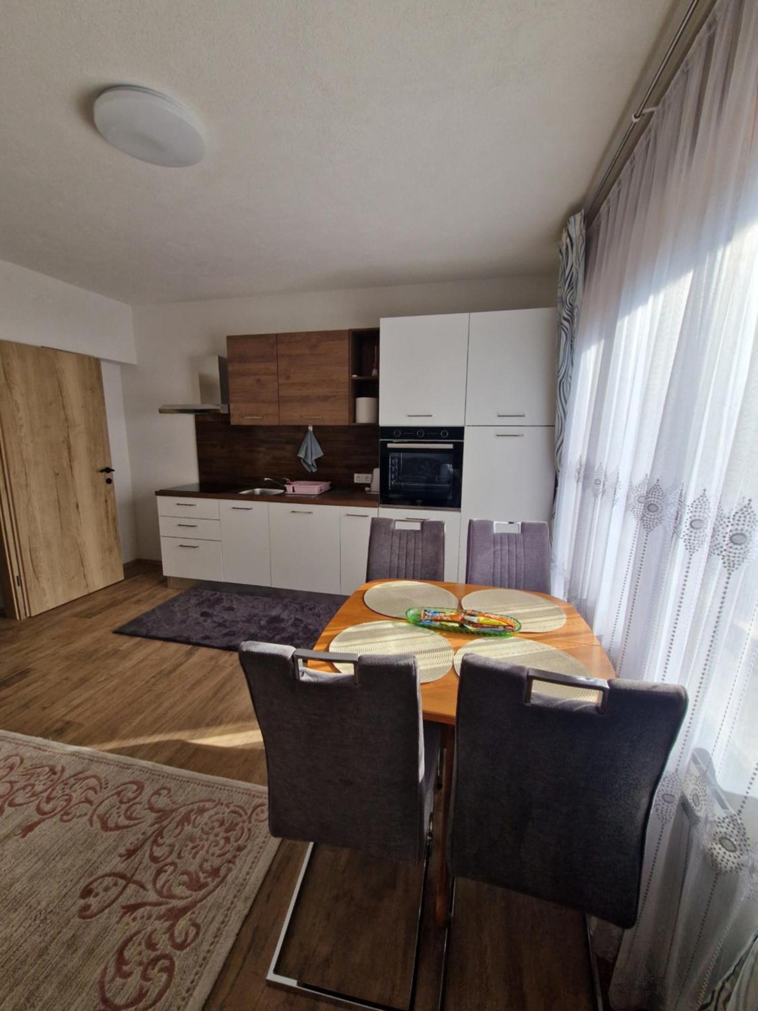 Apartma-Sobe Lejla Vipava Exterior photo