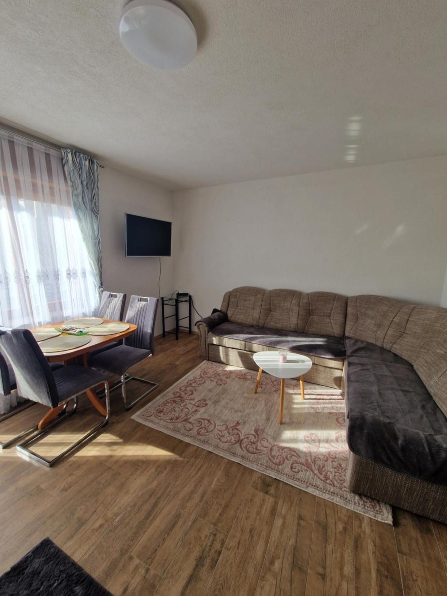 Apartma-Sobe Lejla Vipava Exterior photo